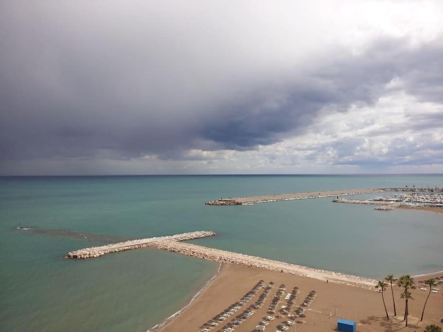 Seafront Apartment With Open-Air Heated Pool Fuengirola Eksteriør billede